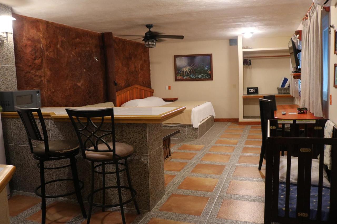 The Diving Lodge Downtown Puerto Morelos Esterno foto