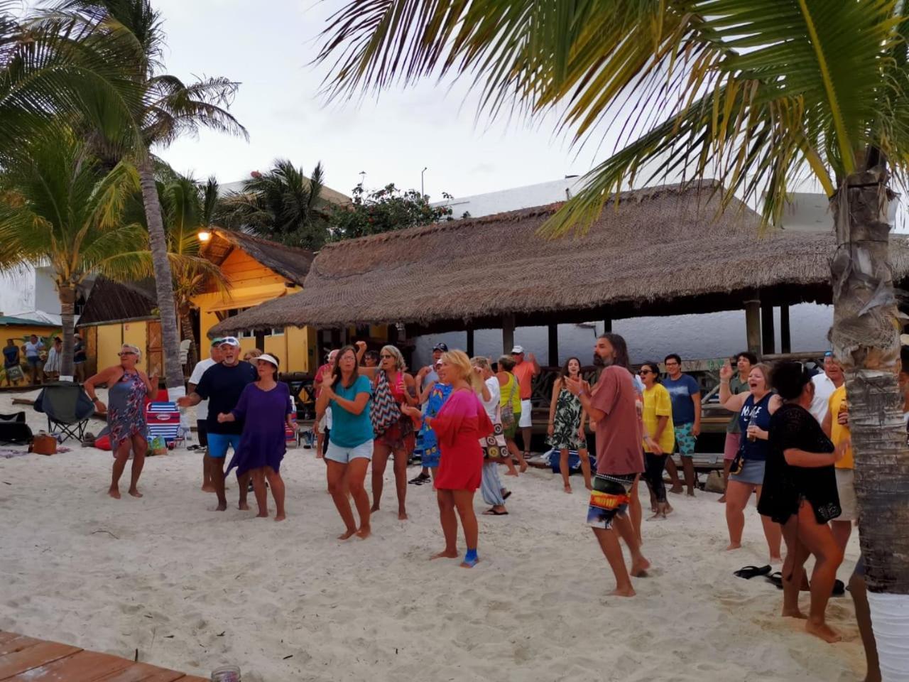 The Diving Lodge Downtown Puerto Morelos Esterno foto